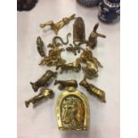 AN ASSORTMENT OF FIFTEEN SOLID BRASS ANIMAL FIGURES TO INCLUDE DONKEYS, HORSES AND LIZARDS ETC