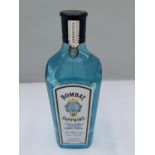 A 1 LITRE BOTTLE OF IMPORTED BOMBAY SAPPHIRE LONDON DRY GIN 47% VOL