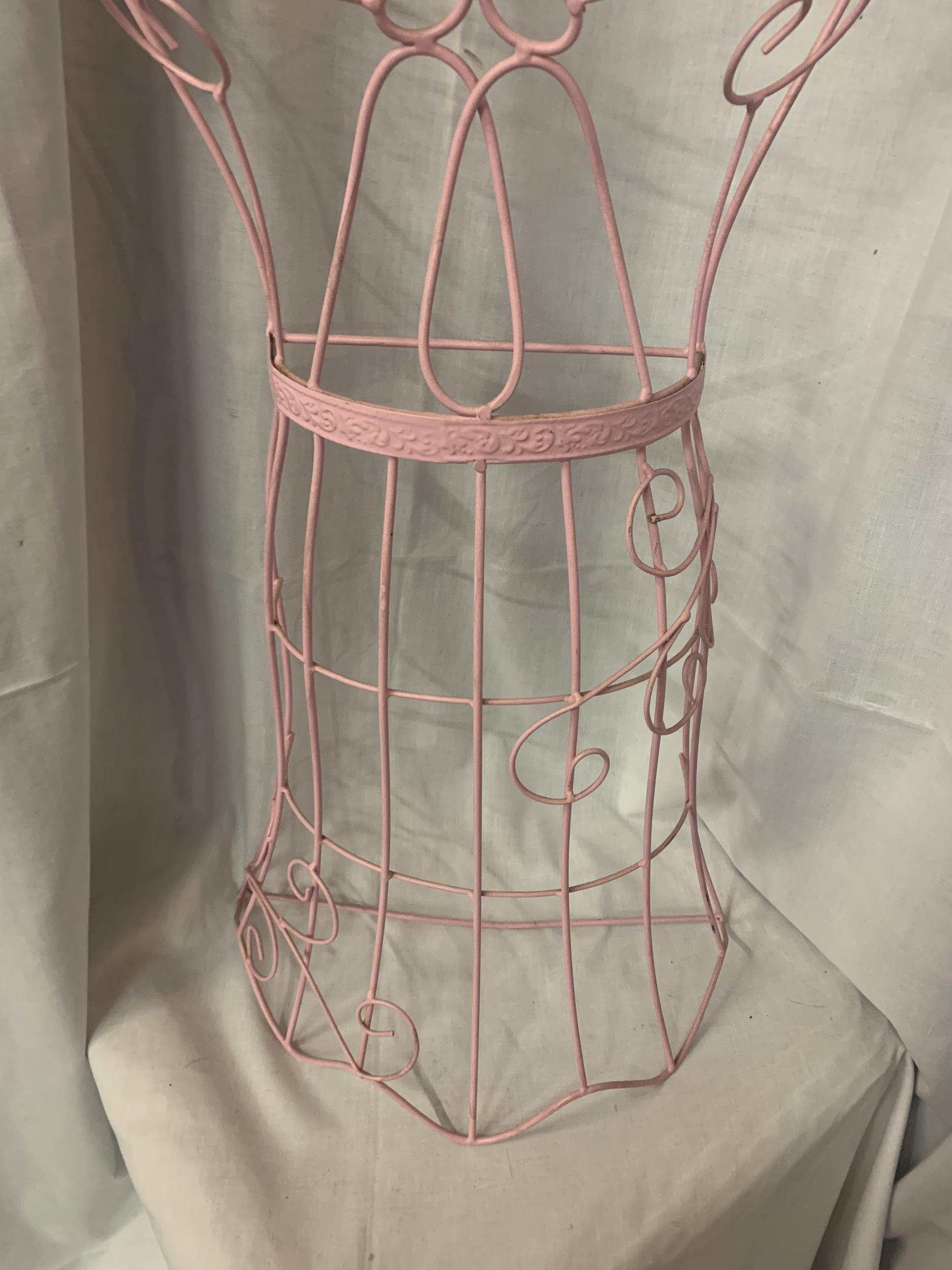 A PINK WIRE HANGING MANNEQUIN - Image 3 of 3