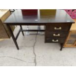 A SINGLE PEDESTAL DESK WITH THREE DRAWERS HAVING BRASS HANDLES, 42 X 24"