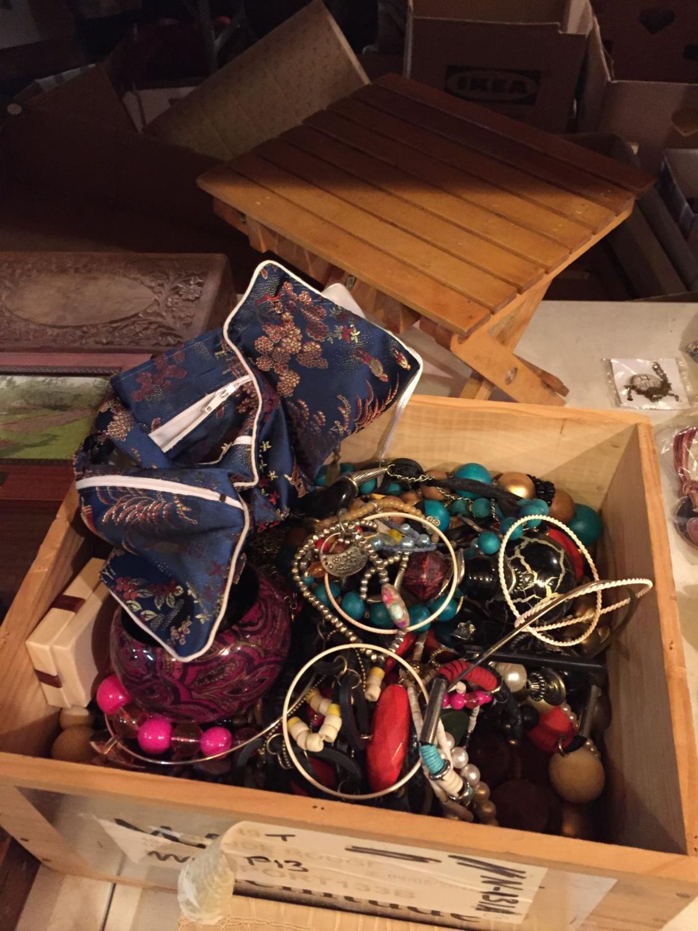 A QUANTITY OF COSTUME JEWELLERY TO INCLUDE BANGLES AND BEADED NECKLACES IN A WOODEN BOX WITH A SMALL - Image 2 of 3