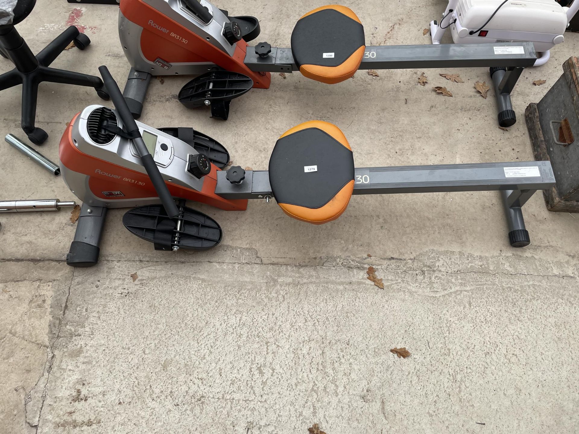A BODY SCULPTURE BR3130 ROWING MACHINE