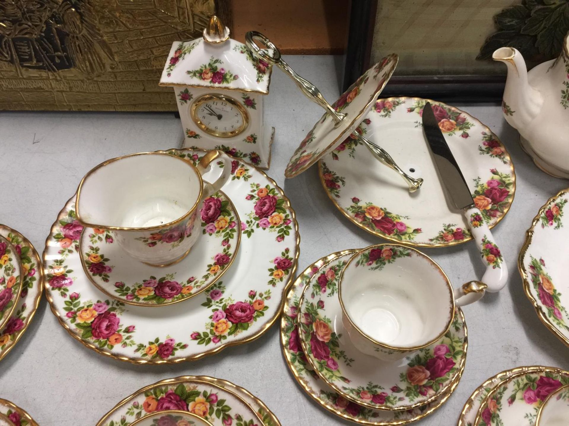 A LARGE COLLECTION OF MAINLY ROYAL ALBERT 'OLD COUNTRY ROSES' TO INCLUDE TEA POT, TRIO'S, SUGAR - Image 3 of 7