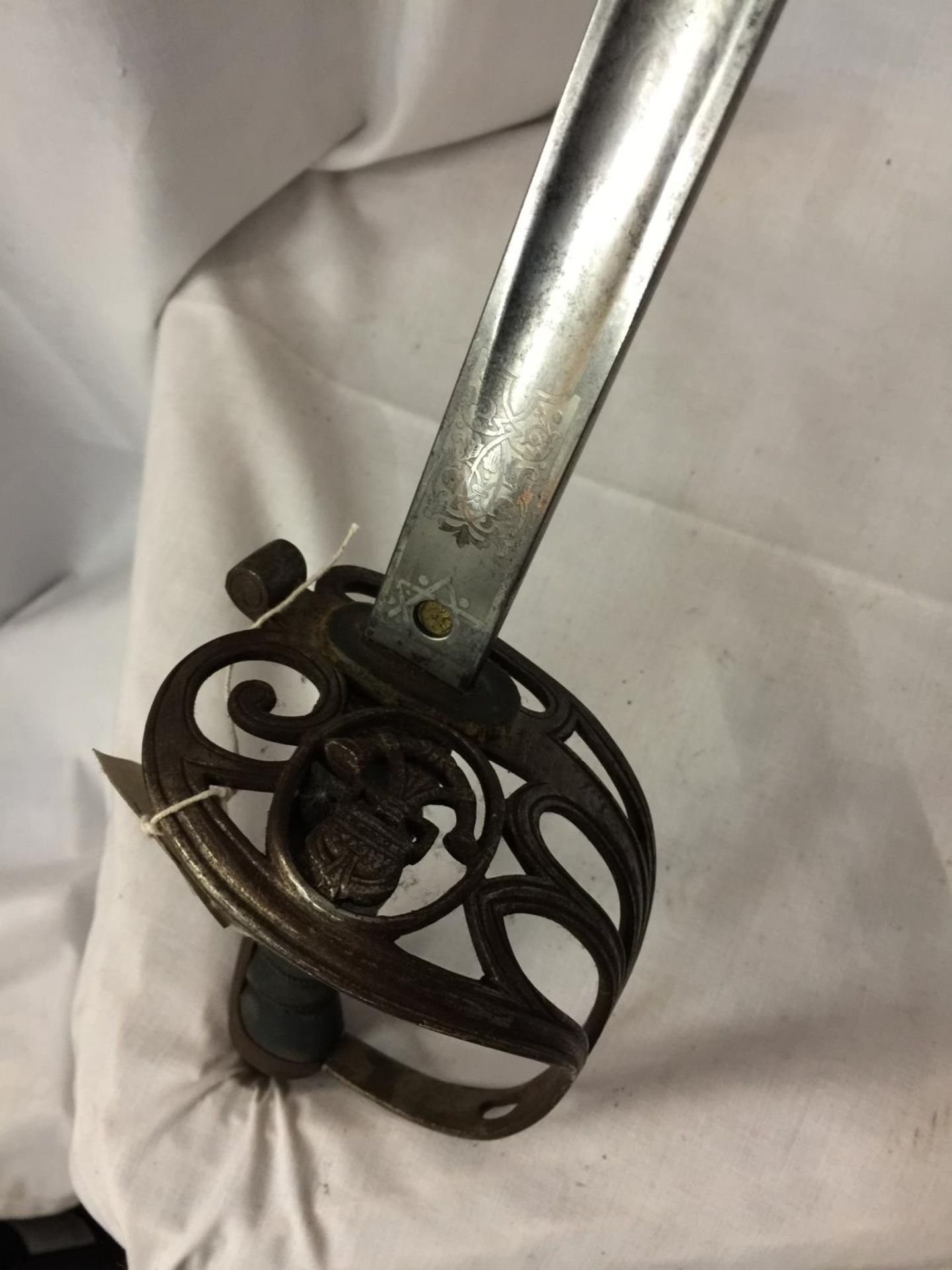 A GEORGE V LIGHT INFANTRY OFFICERS SWORD, 83CM BLADE - Image 6 of 6