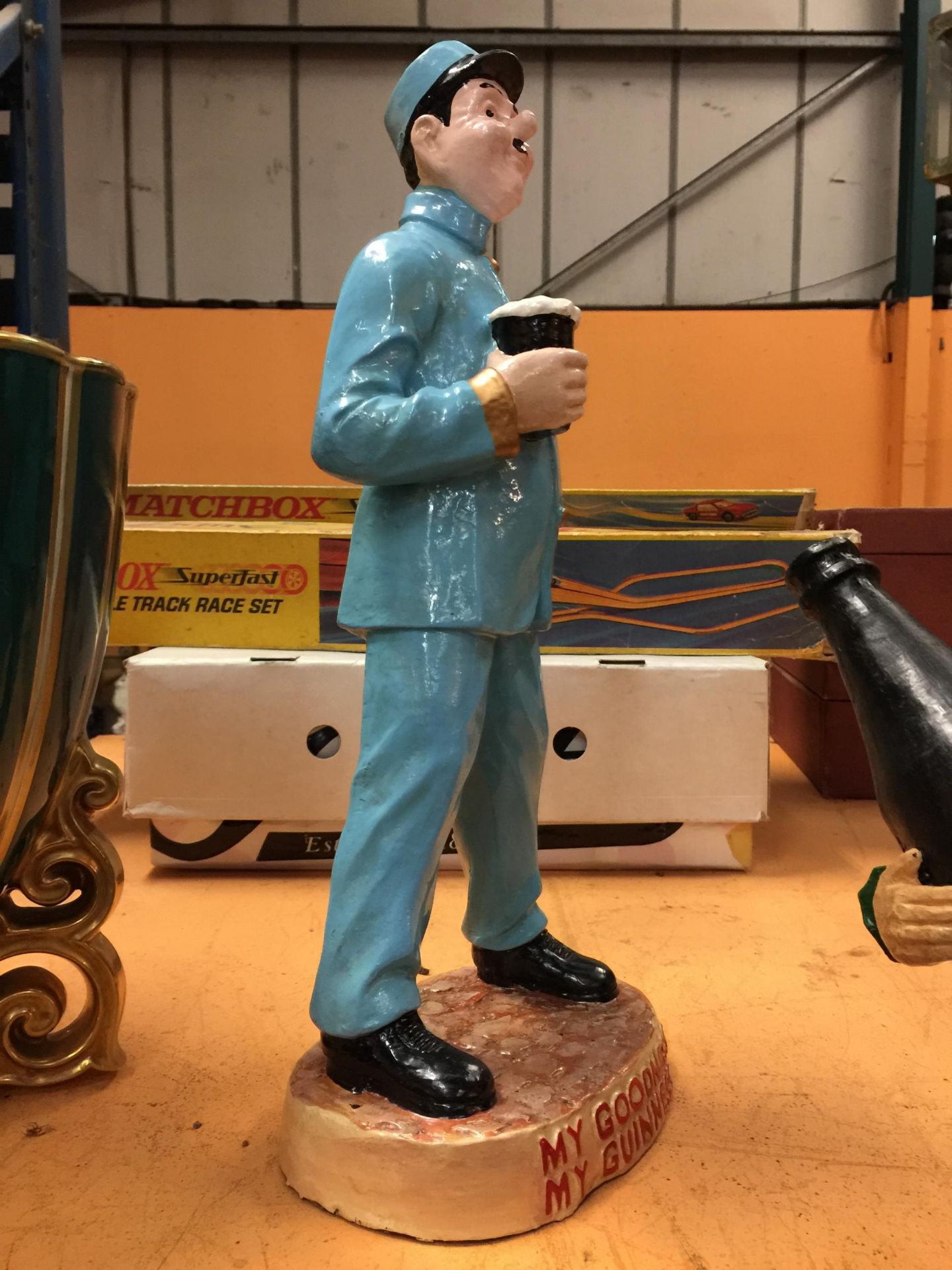 A LARGE 'MY GOODNESS MY GUINNESS' ZOO KEEPER FIGURE - Image 2 of 3