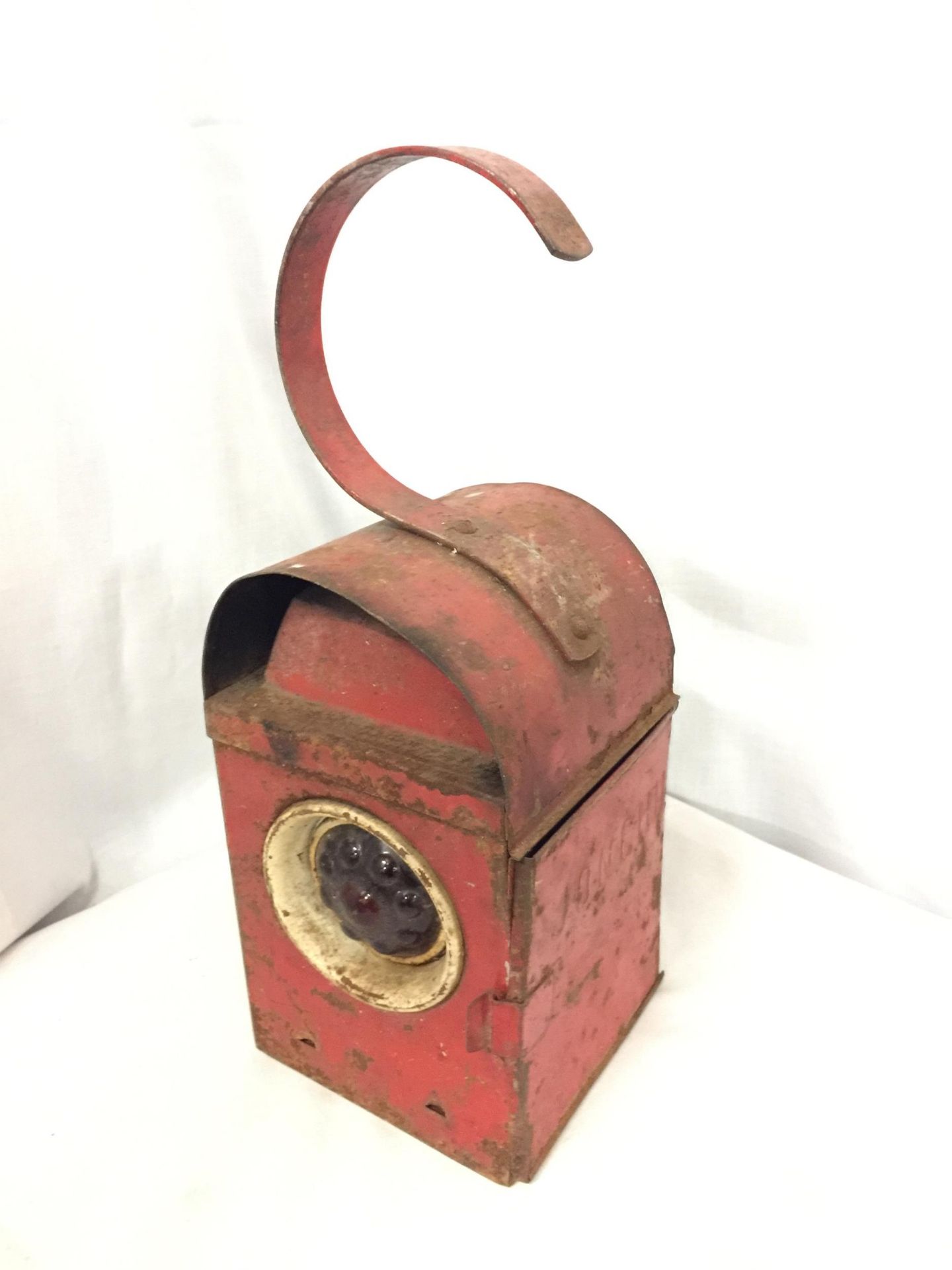 A VINTAGE RED SANDSTAR ROAD LAMP - Image 3 of 6