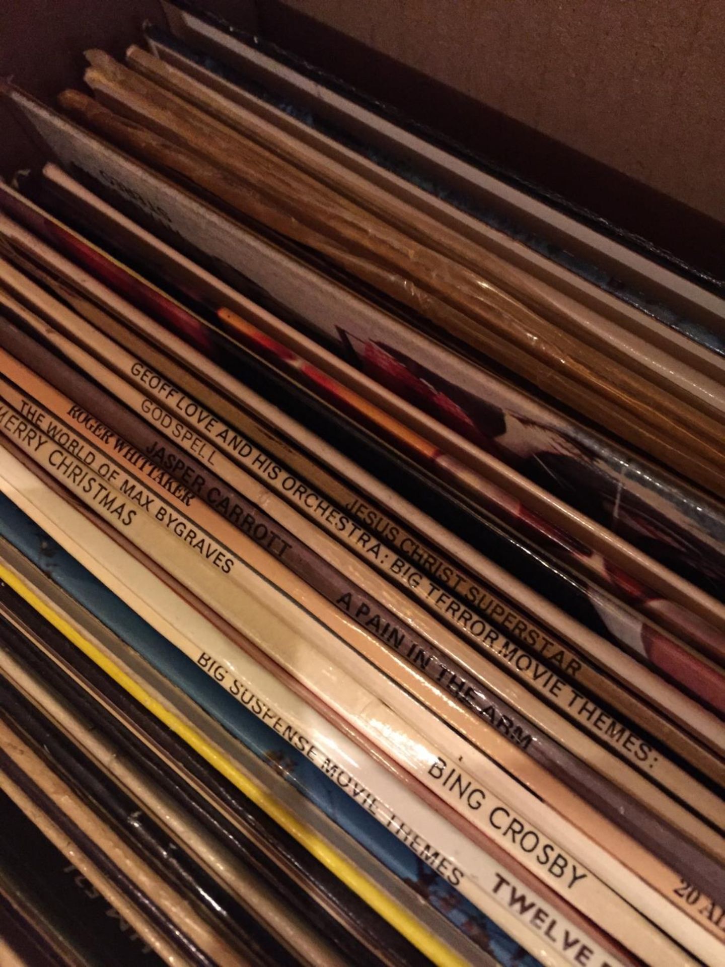 A LARGE BOX OF LP RECORDS AND A BLUE STORAGE BOX ALSO CONTAINING LP'S TO INCLUDE SINATRA, BING - Image 3 of 3