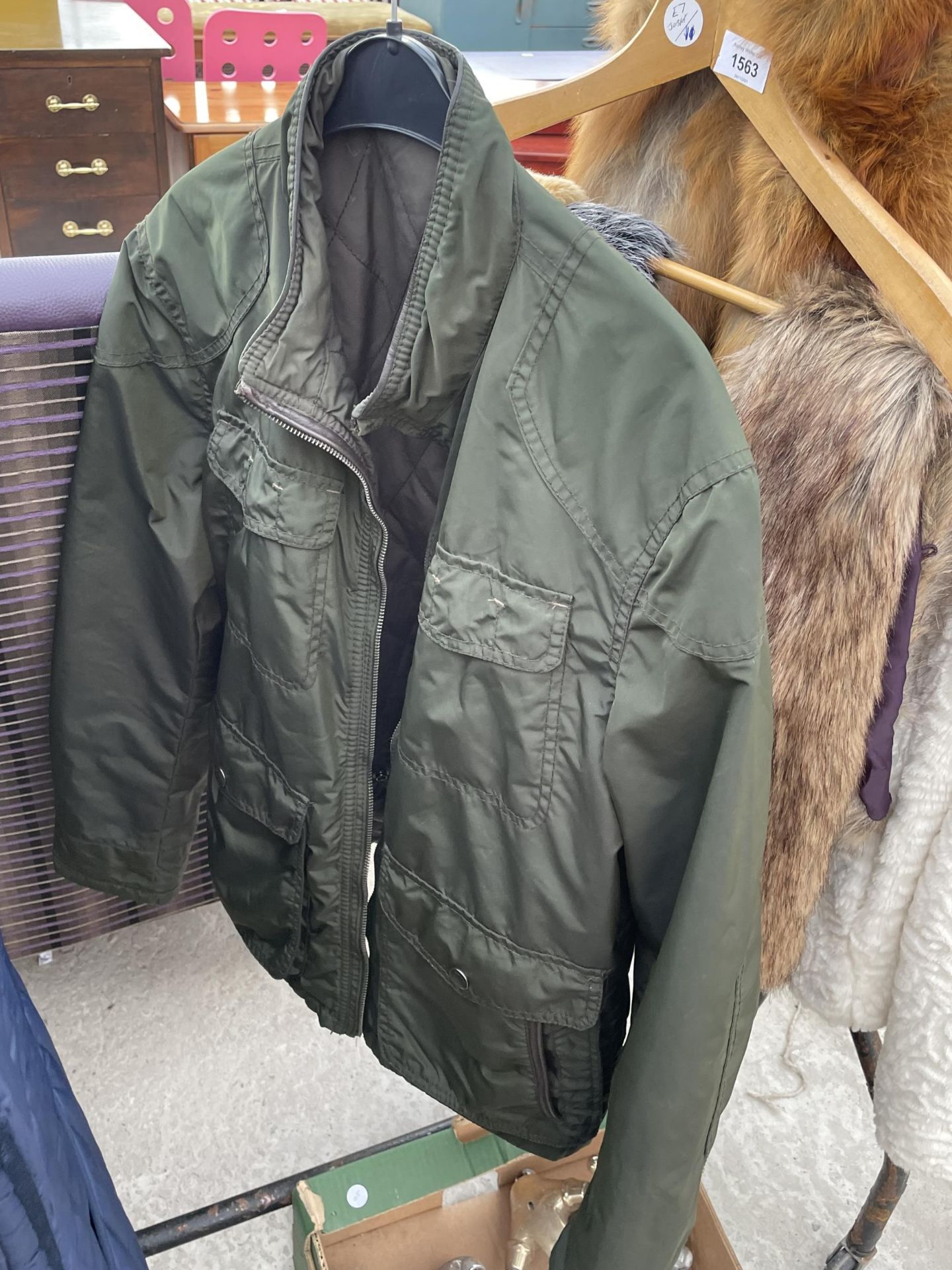 A MENS BARBOUR GILLET JACKET AND A FURTHER MENS JACKET - Image 3 of 4