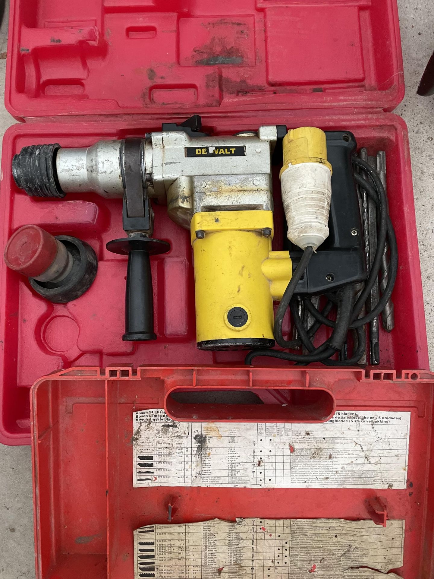 A DEWALT HAMMER DRILL AND A FURTHER JIGSAW BOTH ON 110V PLUGS AND BOTH BELIEVED WORKING BUT NO - Image 3 of 3