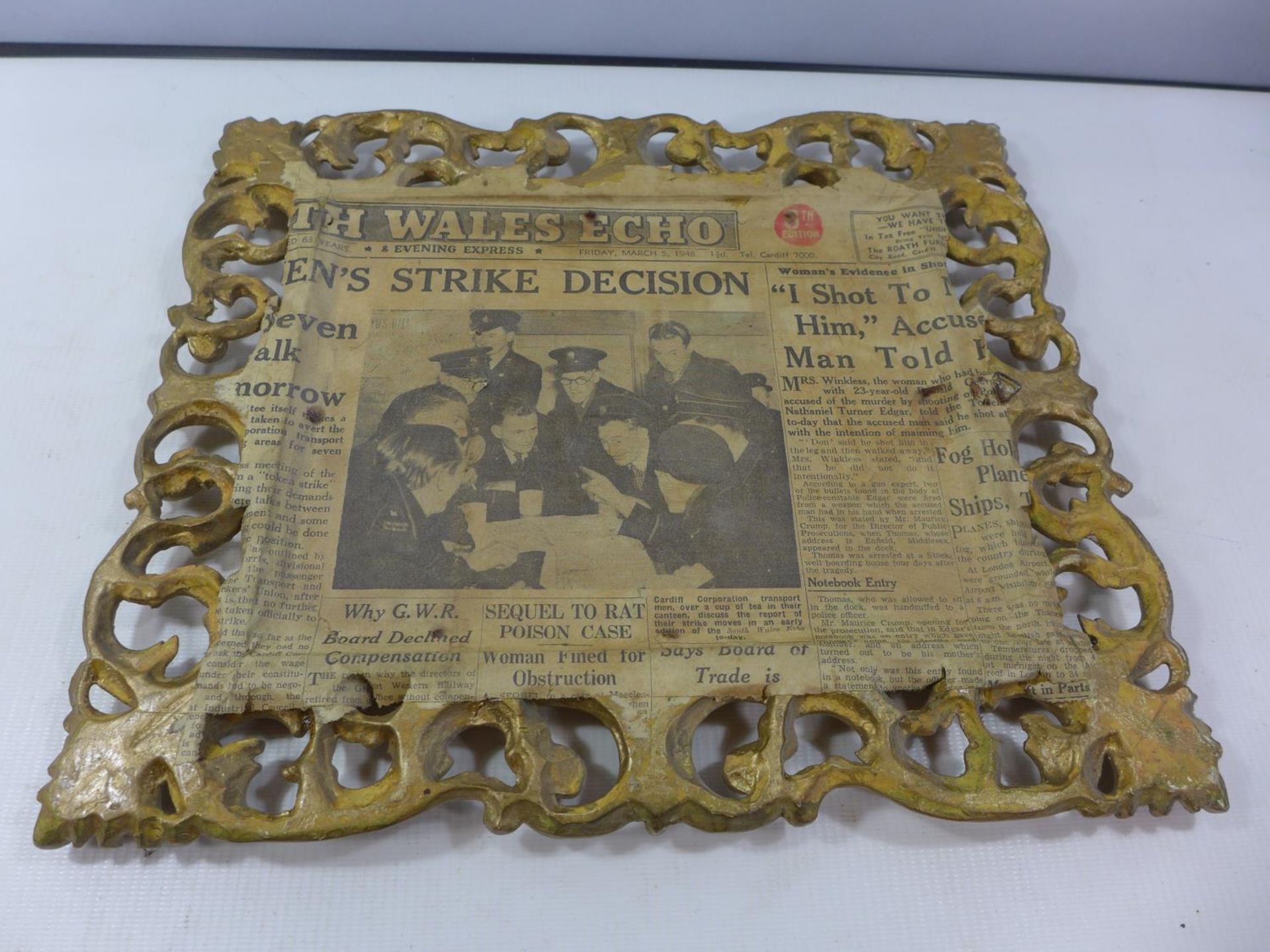 A MAHOGANY BOX WITH BRASS NAVAL BADGE AND A FRAMED ACCOUNT OF WAGES MARKED TITANIC, DATED 1912, 22 X - Image 5 of 5