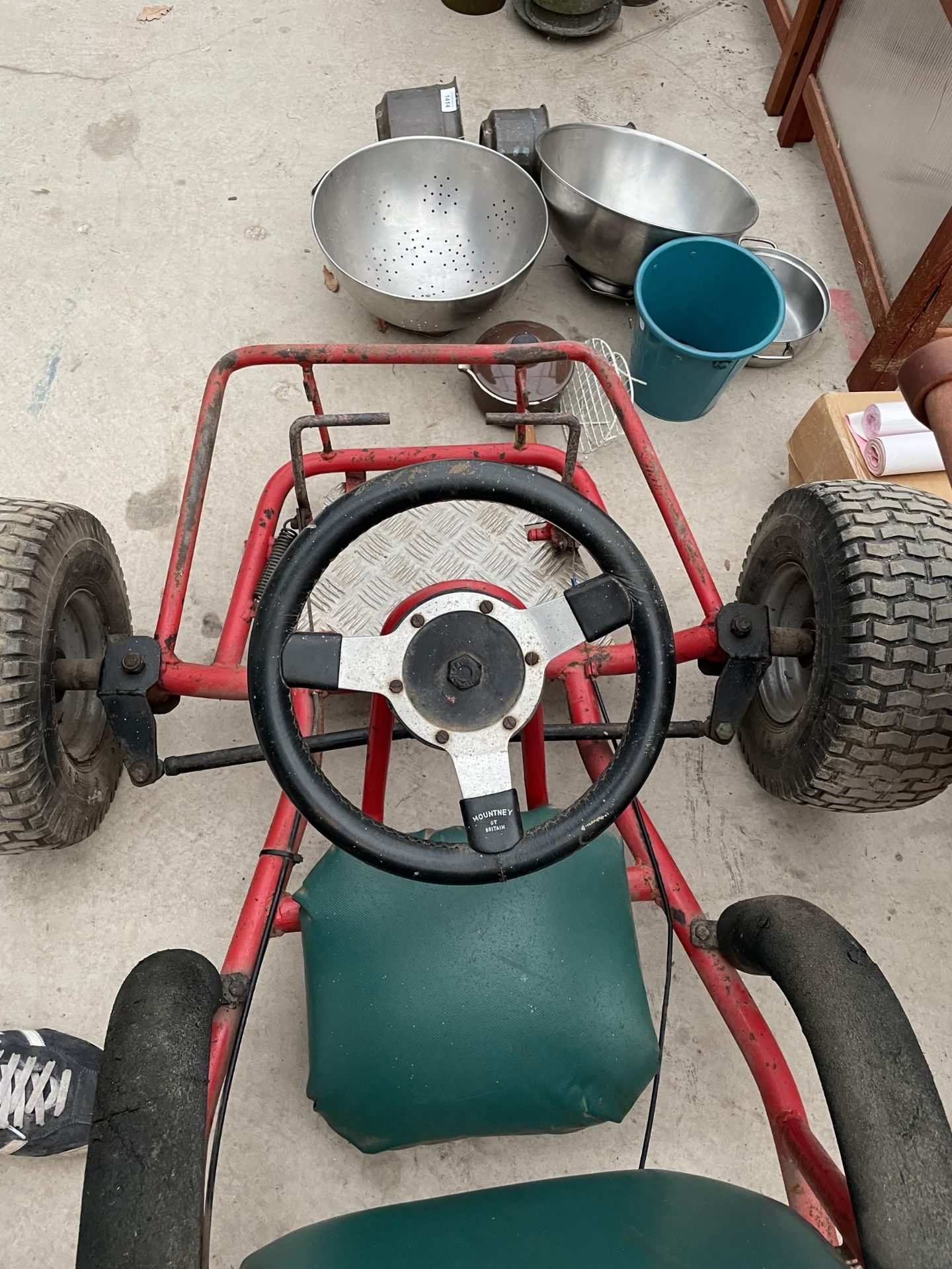 A PETROL ENIGINE METAL FRAMED GO-KART/BUGGY - Image 3 of 6