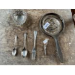 A COLLECTION OF SILVER ITEMS TO INCLUDE PIERCED DISH, FORK AND TWO TEASPOONS, HAND MIRROR FRAME