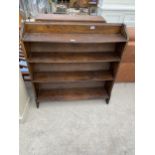 AN EARLY 20TH CENTURY OAK OPEN BOOKCASE, 39" WIDE