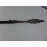 AN AFRICAN SPEAR, 32CM METAL LEAF SHAPED POINT, CARVED WOODEN SHAFT, LENGTH 185CM