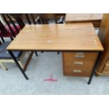 A MODERN SINGLE PEDESTAL DESK, 42 X 25"