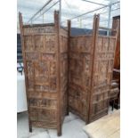AN EARLY 20TH CENTURY FOUR DIVISION HARDWOOD SCREEN