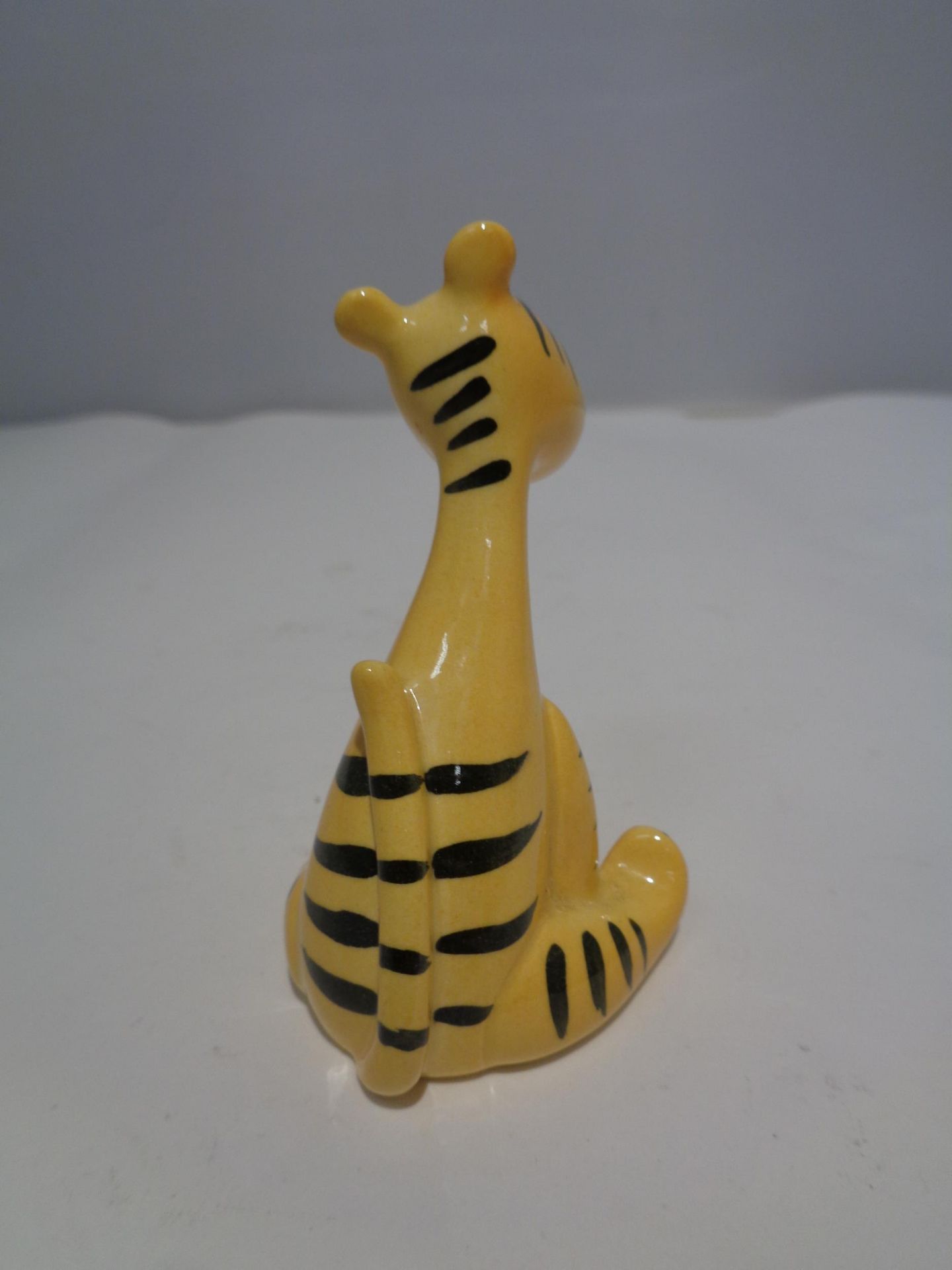 A ROYAL DOULTON WINNIE THE POOH COLLECTION TIGGER - Image 3 of 4