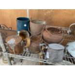 AN ASSORTMENT OF VINTAGE METAL VESSELS TO INCLUDE COOKING POTS ETC