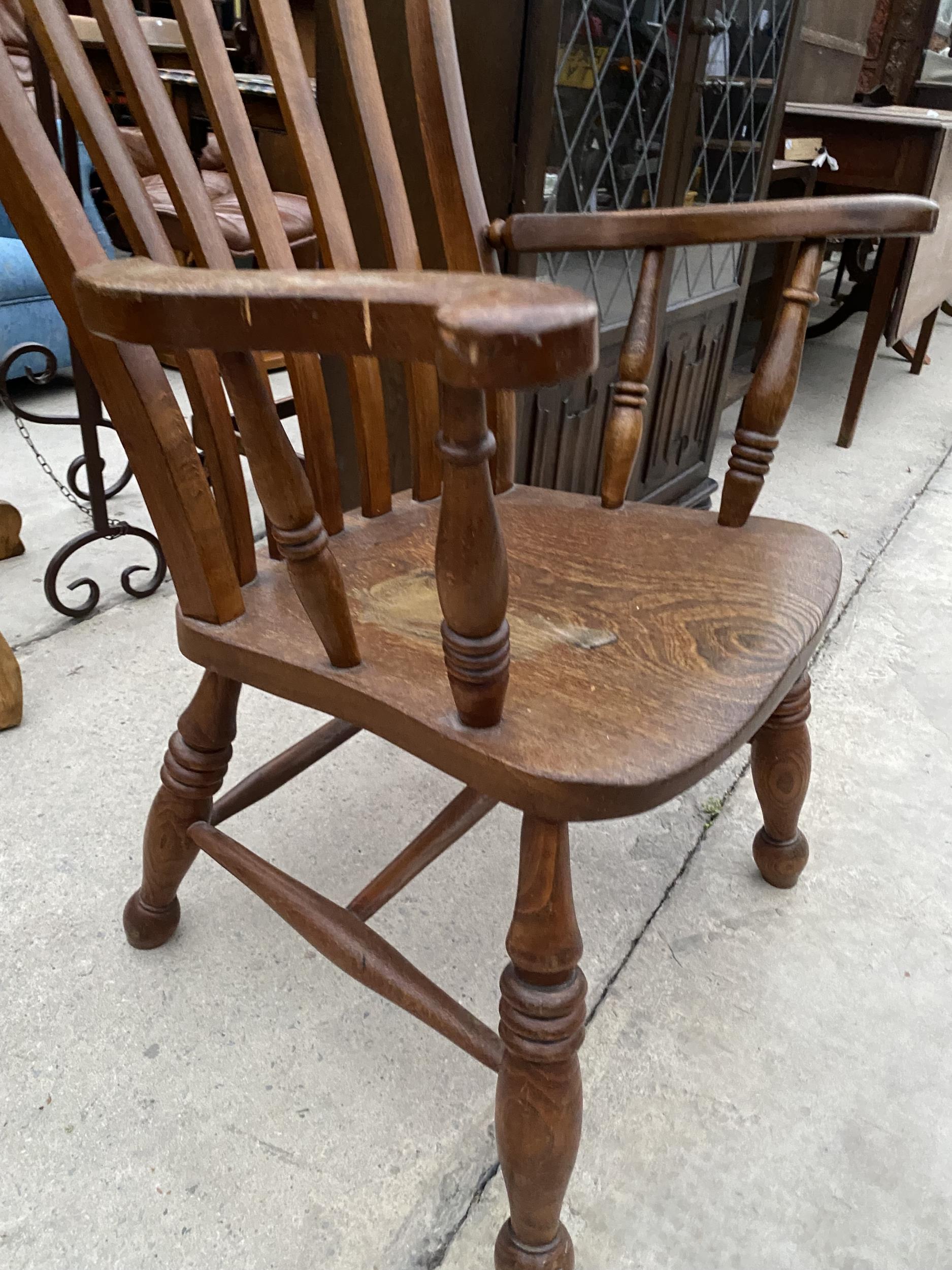 AN ELM AND BEECH FARMHOUSE CHAIR - Image 3 of 3