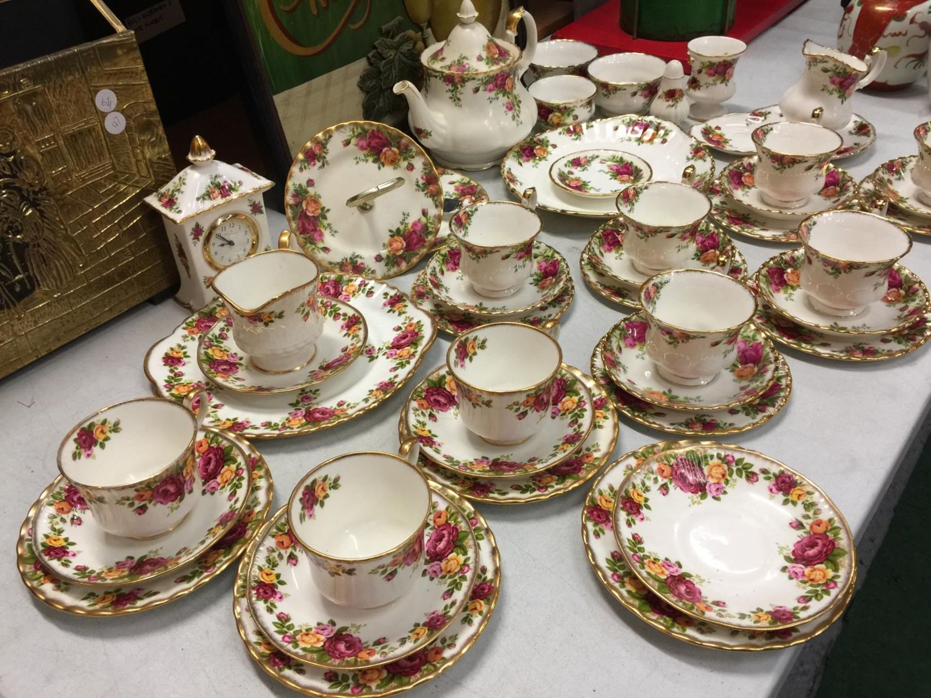 A LARGE COLLECTION OF MAINLY ROYAL ALBERT 'OLD COUNTRY ROSES' TO INCLUDE TEA POT, TRIO'S, SUGAR - Image 2 of 7