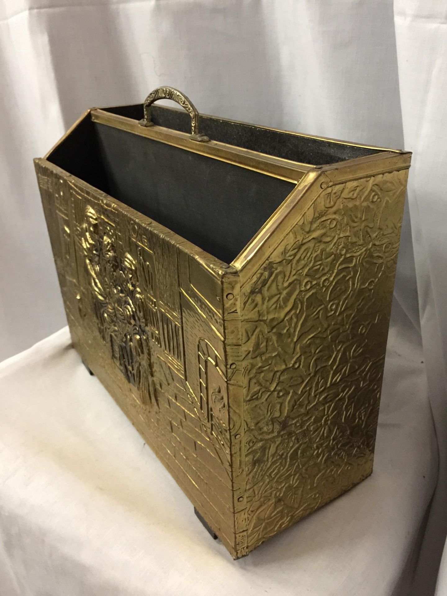 A BRASS TWO SECTIONAL MAGAZINE RACK DEPICTING FAMILY KITCHEN SCENE - Image 3 of 3