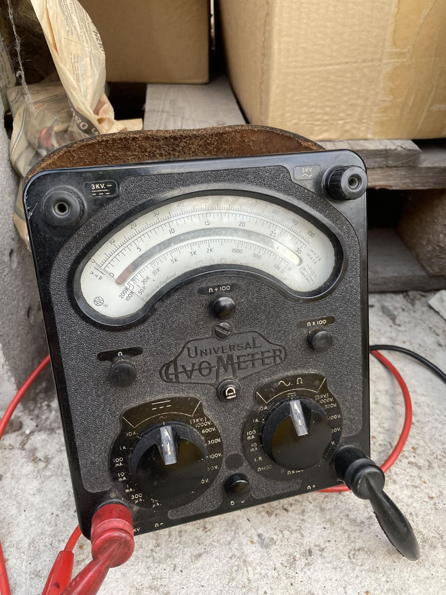 A VINTAGE UNIVERSAL AVOMETER - Image 2 of 4