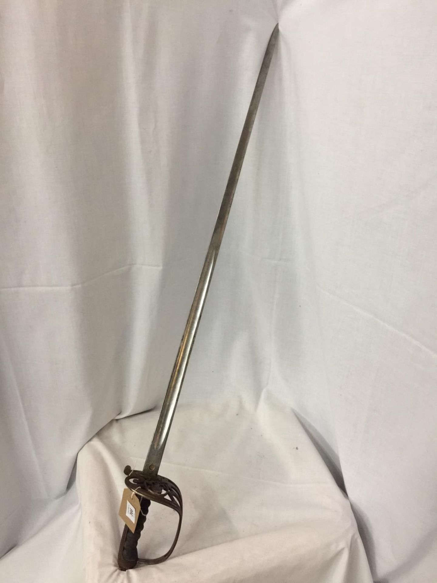 A GEORGE V LIGHT INFANTRY OFFICERS SWORD, 83CM BLADE