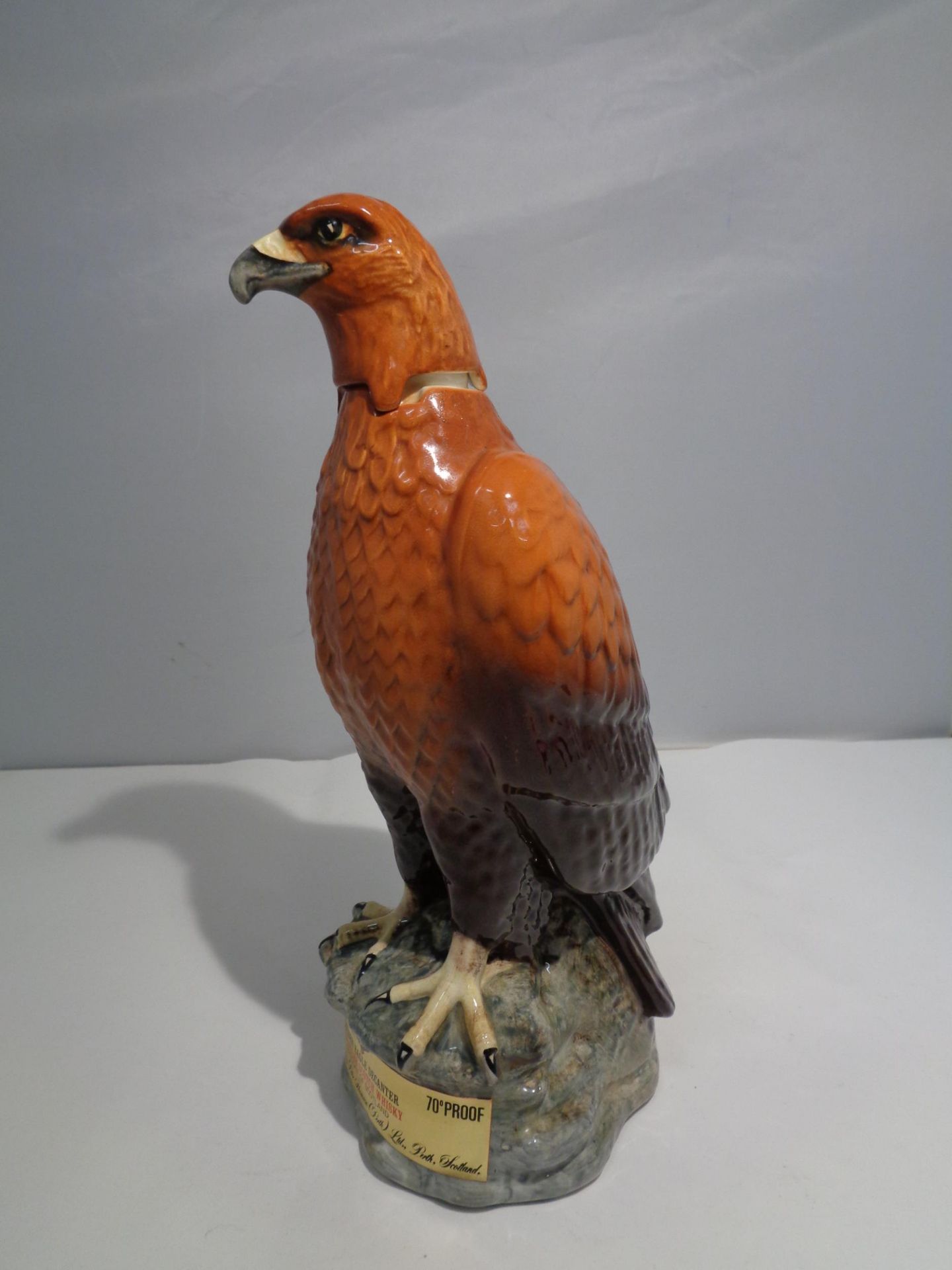 A CERAMIC BENEAGLES SCOTCH WHISKEY DECANTER IN THE DESIGN OF A GOLDEN EAGLE A/F - Image 2 of 6