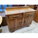 AN EARLY 20TH CENTURY OAK SIDEBOARD, 48" WIDE