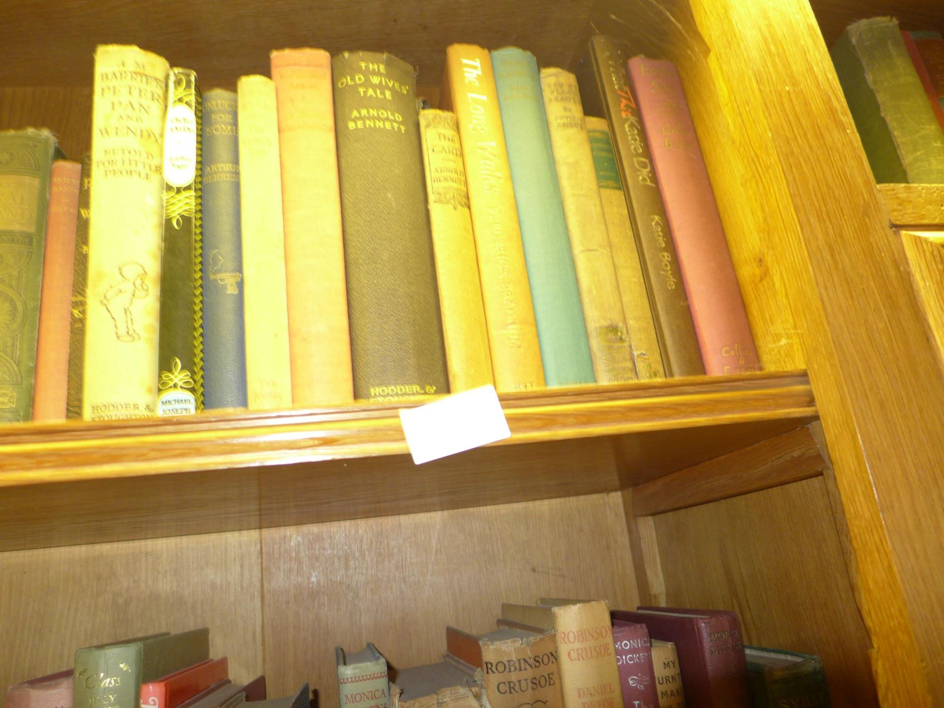 A HUNDRED BOOKS TO INCLUDE LITTLE WOMEN, LANCASHIRE WITCHES, PETER PAN, RUDYARD KIPLING ETC - Image 6 of 6