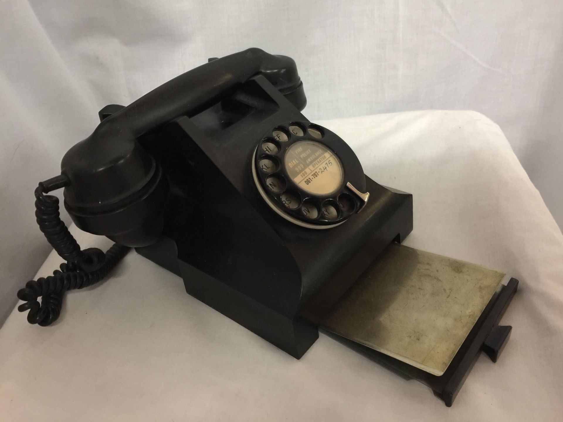 A VINTAGE BLACK 1950'S BAKELITE GPO ROTARY DIAL TELEPHONE WITH PULL OUT CARD TRAY - Image 3 of 4