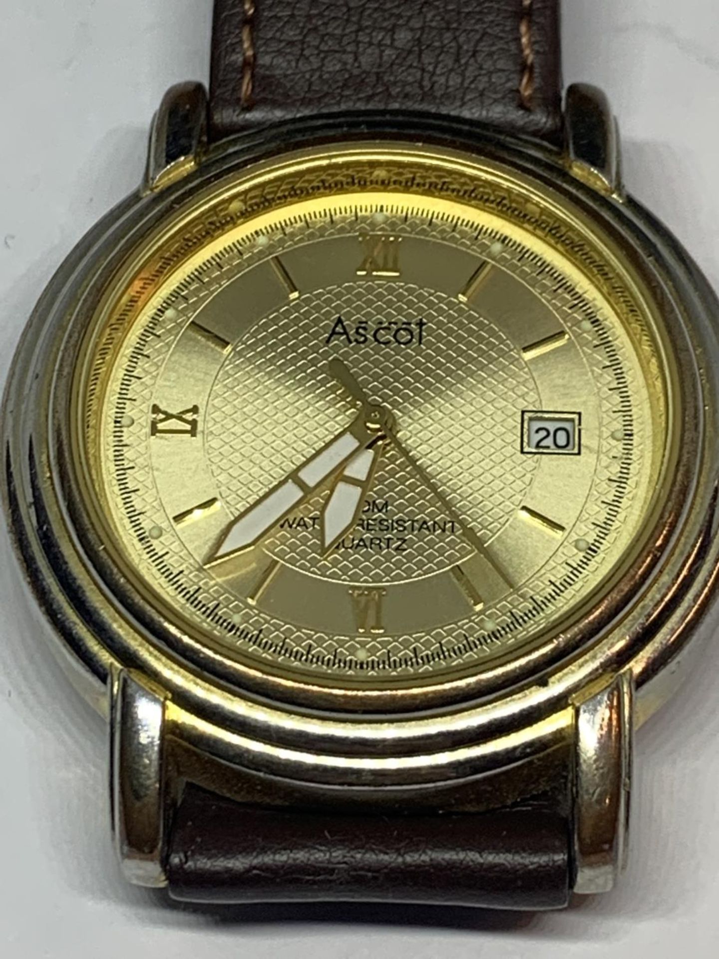 AN ASCOT CALENDAR WRIST WATCH WITH BROWN LEATHER STRAP SEEN WORKING BUT NO WARRANTY - Image 2 of 3