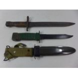 A U.S M8 AI FIGHTING KNIFE 16.5CM BOWIE BLADE WITH SERETED EDGE COMPLETE WITH SCABBARD AND A
