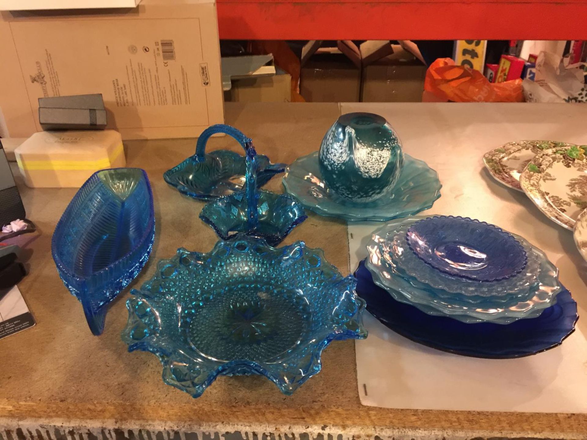 THIRTEEN PIECES OF BLUE GLASSWARE TO INCLUDE DISHES, PLATES, VASE ETC