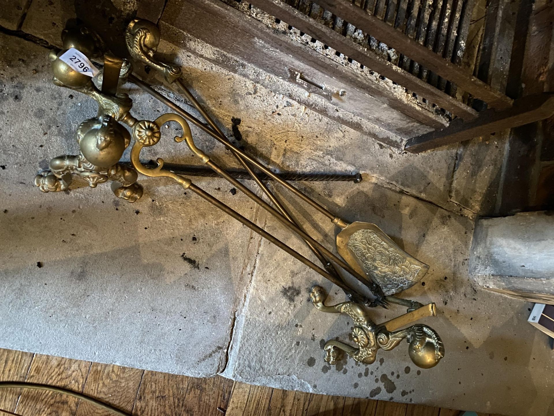 A 18TH CENTURY STYLE BRASS FIRE DOGS, A COMPANION SET AND A CAST IRON FIRE GRATE - Image 3 of 3