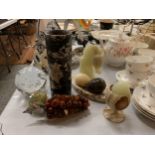 A COLLECTION OF ITEMS TO INCLUDE AN ONYX HORSES HEAD ON A PLINTH, VASE, EGGS, GRAPES, PAPERWEIGHT,