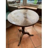 A SMALL OAK TRIPOD TABLE 57CM DIA