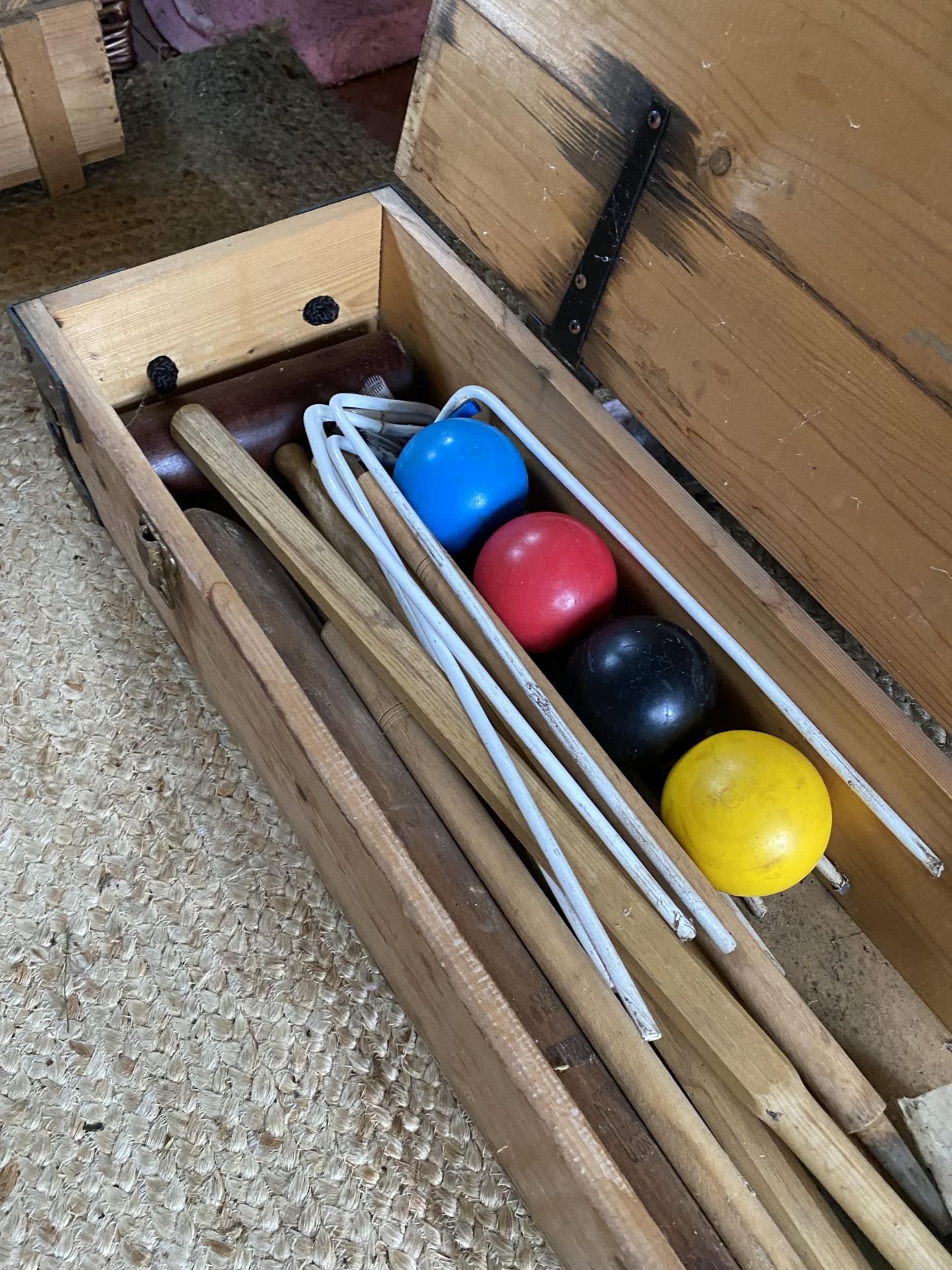 A CROQUET SET IN A WOODEN CASE - Image 2 of 4