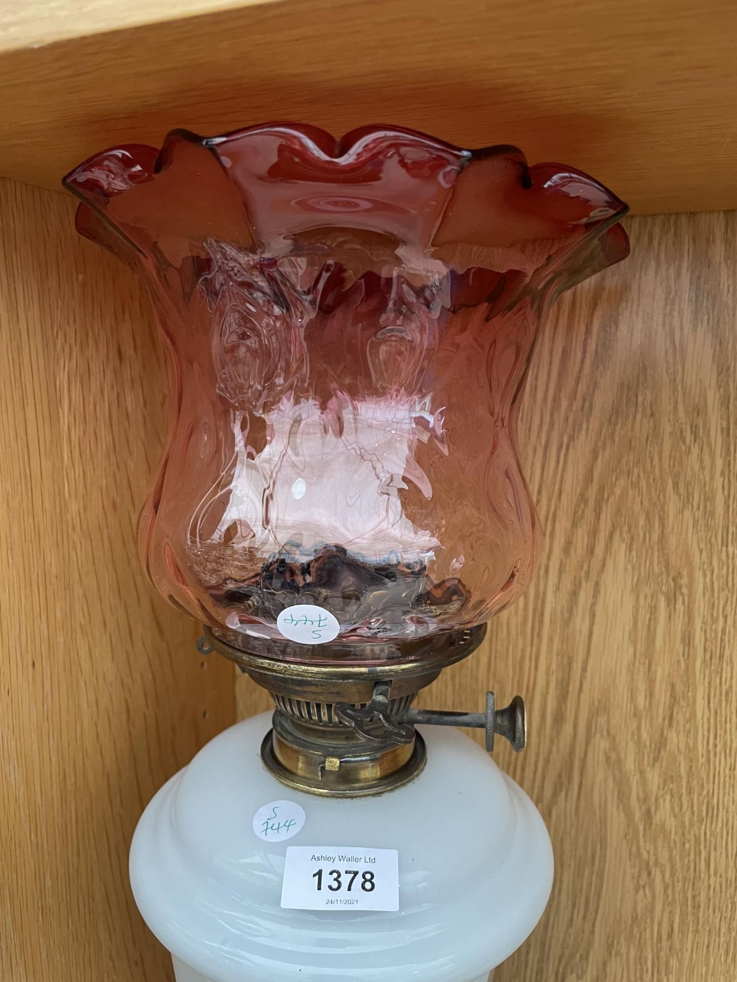 A LARGE GLASS OIL LAMP WITH RED GLASS SHADE - Image 3 of 3