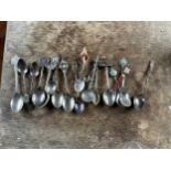 EIGHTEEN ASSORTED TEASPOONS TO INCLUDE A SHELL EXAMPLE