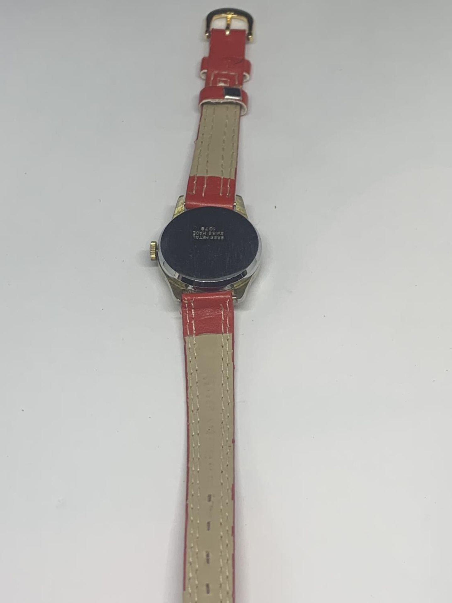 A CHILDS SEE SAW WRIST WATCH - Image 3 of 3