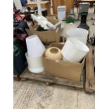 AN ASSORTMENT OF HOUSEHOLD CLEARANCE ITEMS TO INCLUDE MANEQUIN PARTS AND LAMP SHADES ETC