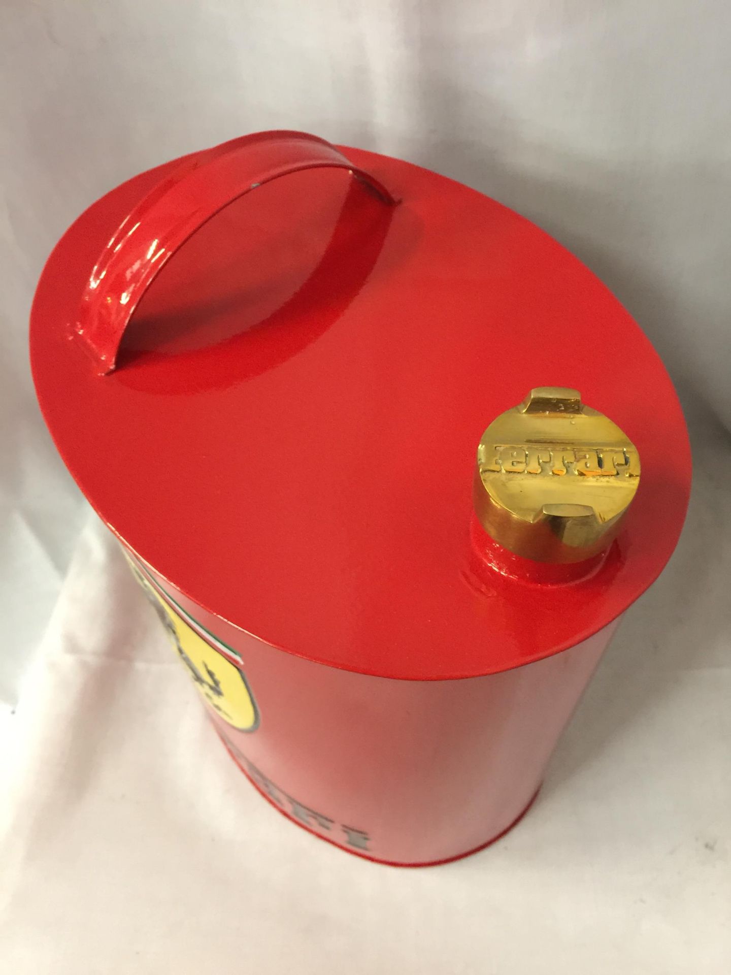 A RED FERRARI PETROL CAN - Image 3 of 4