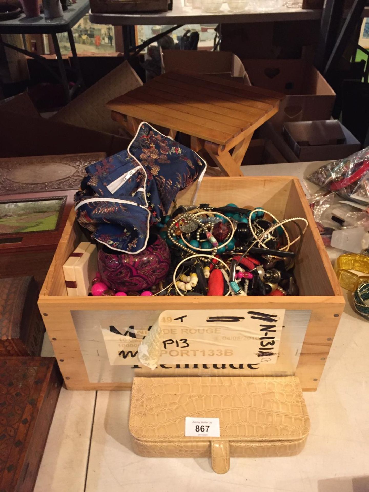 A QUANTITY OF COSTUME JEWELLERY TO INCLUDE BANGLES AND BEADED NECKLACES IN A WOODEN BOX WITH A SMALL
