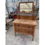 AN EARLY 20TH CENTURY OAK DRESSING CHEST, 36" WIDE