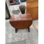 A MODERN MAHOGANY AND INLAID OCCASIONAL TABLE