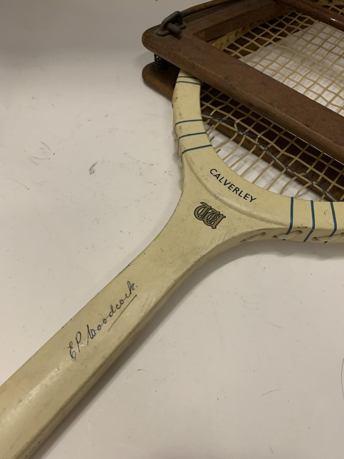 A VINTAGE CALVERLEY TENNIS RACKET WITH THE RACKET FRAME, SIGNED E P WOODCOCK - Image 3 of 5