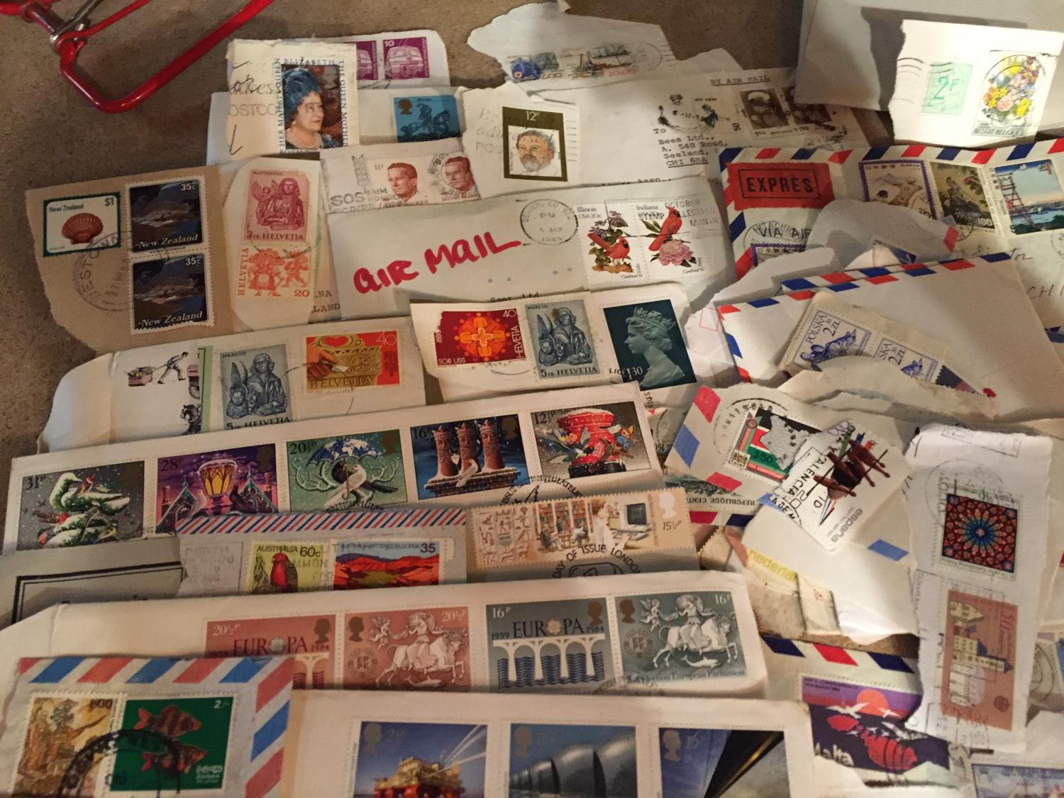 A QUANTITY OF FIRST DAY COVERS AND LOOSE STAMPS - Image 5 of 5