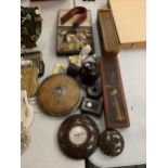 A LARGE QUANTITY OF TREEN AND COLLECTABLES TO INCLUDE, A BOX OF DOMINOES, DISCUS, BOXES, CLOTH