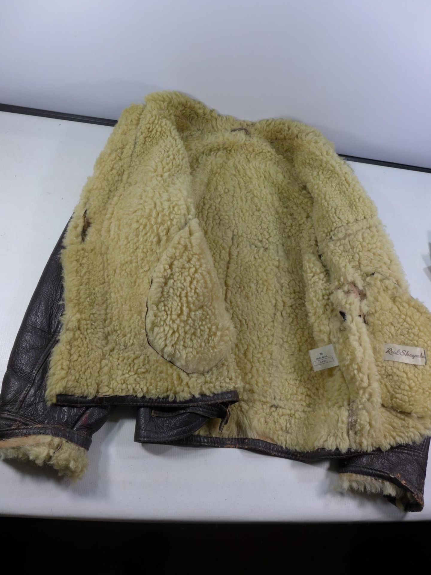 A MID 20TH CENTURY BRITISH SHEEPSKIN FLYING JACKET, SIZE M - Image 3 of 6